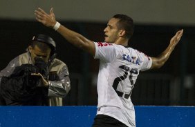 Durante a partida entre Corinthians x Uniao Barbarense realizada esta tarde no estádio do Pacaembu, jogo válido pela 12ª rodada do Campeonato Paulista de 2013
