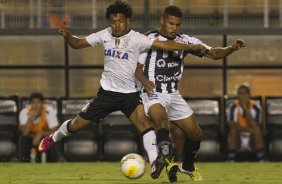 Durante a partida entre Corinthians x Uniao Barbarense realizada esta tarde no estádio do Pacaembu, jogo válido pela 12ª rodada do Campeonato Paulista de 2013