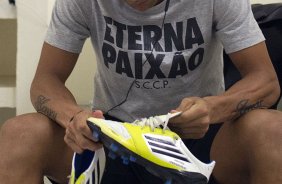 Nos vestiários antes da partida entre Corinthians x Uniao Barbarense realizada esta tarde no estádio do Pacaembu, jogo válido pela 12ª rodada do Campeonato Paulista de 2013
