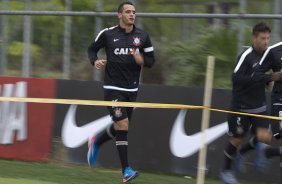 Durante o treino desta manh no CT Joaquim Grava, no Parque Ecolgico do Tiete. O prximo jogo da equipe ser quarta-feira, dia 20/03, contra o XV de Piracicaba, no estdio Baro de Serra Negra, jogo da 13 rodada do Campeonato Paulista 2013