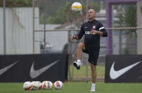 Durante o treino desta manh no CT Joaquim Grava, no Parque Ecolgico do Tiete. O prximo jogo da equipe ser quarta-feira, dia 20/03, contra o XV de Piracicaba, no estdio Baro de Serra Negra, jogo da 13 rodada do Campeonato Paulista 2013