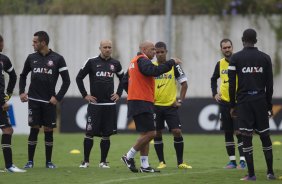 Durante o treino desta manh no CT Joaquim Grava, no Parque Ecolgico do Tiete. O prximo jogo da equipe ser quarta-feira, dia 20/03, contra o XV de Piracicaba, no estdio Baro de Serra Negra, jogo da 13 rodada do Campeonato Paulista 2013