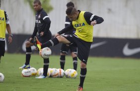 Durante o treino desta manh no CT Joaquim Grava, no Parque Ecolgico do Tiete. O prximo jogo da equipe ser quarta-feira, dia 20/03, contra o XV de Piracicaba, no estdio Baro de Serra Negra, jogo da 13 rodada do Campeonato Paulista 2013