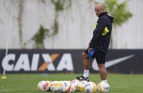 Durante o treino desta manh no CT Joaquim Grava, no Parque Ecolgico do Tiete. O prximo jogo da equipe ser quarta-feira, dia 20/03, contra o XV de Piracicaba, no estdio Baro de Serra Negra, jogo da 13 rodada do Campeonato Paulista 2013