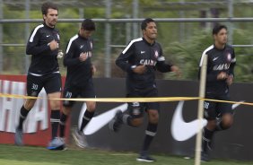 Durante o treino desta manh no CT Joaquim Grava, no Parque Ecolgico do Tiete. O prximo jogo da equipe ser quarta-feira, dia 20/03, contra o XV de Piracicaba, no estdio Baro de Serra Negra, jogo da 13 rodada do Campeonato Paulista 2013