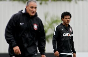 O tcnico Tite e o jogador Romarinho durante Treino do Corinthians realizado no CT Joaquim Grava