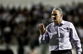 O técnico Tite do Corinthians durante partida válida pelo Campeonato Paulista realizado no estádio Barão de Serra Negra