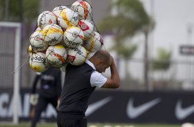 Durante o treino desta tarde no CT Joaquim Grava, no Parque Ecolgico do Tiete. O prximo jogo da equipe ser domingo, dia 24/03, contra o Guarani, de Campinas, no estdio Brinco de Ouro da Princesa, jogo vlido pela 14 rodada do Campeonato Paulista 2013