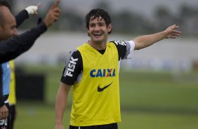 Durante o treino desta tarde no CT Joaquim Grava, no Parque Ecolgico do Tiete. O prximo jogo da equipe ser amanh, quarta-feira, dia 27/03, contra a Penapolense, no Pacaembu, jogo vlido pela 15 rodada do Campeonato Paulista 2013