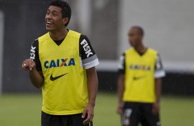 Durante o treino desta tarde no CT Joaquim Grava, no Parque Ecolgico do Tiete. O prximo jogo da equipe ser amanh, quarta-feira, dia 27/03, contra a Penapolense, no Pacaembu, jogo vlido pela 15 rodada do Campeonato Paulista 2013