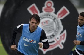 Durante o treino desta tarde no CT Joaquim Grava, no Parque Ecolgico do Tiete. O prximo jogo da equipe ser amanh, quarta-feira, dia 27/03, contra a Penapolense, no Pacaembu, jogo vlido pela 15 rodada do Campeonato Paulista 2013