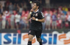 Durante a partida entre São Paulo x Corinthians realizada esta tarde no estádio do Morumbi, jogo válido pela 16ª rodada do Campeonato Paulista de 2013