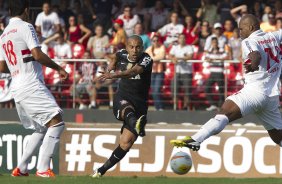 Durante a partida entre São Paulo x Corinthians realizada esta tarde no estádio do Morumbi, jogo válido pela 16ª rodada do Campeonato Paulista de 2013