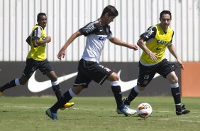 Durante o treino desta manh no CT Joaquim Grava, no Parque Ecolgico do Tiete. O prximo jogo da equipe ser quarta-feira, dia 03/04, contra o Millonarios, da Colmbia, no estdio El Campn, em Bogota, jogo de volta vlido pela Copa Libertadores da Amrica 2013