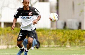 Paulinho do Corinthians durante treino So Paulo