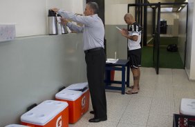 Nos vestiários antes da partida entre Corinthians x São Bernardo realizada esta tarde no estádio do Pacaembu, jogo válido pela 17ª rodada do Campeonato Paulista de 2013