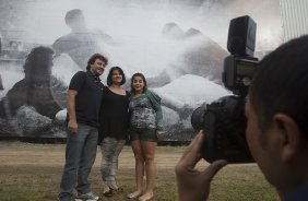 Tupanzinho, na inauguraçnao do painel que retrata seu gol em 1990, primeiro Campeonato Brasileiro do Corinthians, durante o treino desta tarde no CT Joaquim Grava, no Parque Ecológico do Tiete. O próximo jogo da equipe será quarta-feira, dia 10/04, contra o San José, da Bolivia, no Pacaembu, jogo da volta válido pela fase de classificação da Copa Libertadores da América 2013