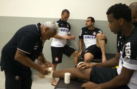 Nos vestiários antes da partida entre Corinthians/Brasil x San José/Bolivia, realizada esta noite no estádio do Pacaembu, jogo da volta da fase de classificação da Copa Libertadores de América 2013