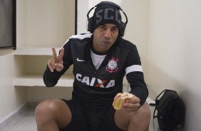 Nos vestiários antes da partida entre Corinthians/Brasil x San José/Bolivia, realizada esta noite no estádio do Pacaembu, jogo da volta da fase de classificação da Copa Libertadores de América 2013