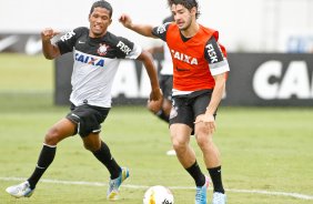 Alexandre Pato do Corinthians durante treino realizado no CT Joaquim Grava 13/04/2013