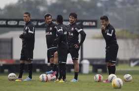 Durante o treino desta tarde no CT Joaquim Grava, no Parque Ecolgico do Tiete. O prximo jogo da equipe ser domingo, dia 21/04, contra o Atltico Sorocaba, no Pacaembu,, jogo vlido pelo Campeonato Paulista de 2013