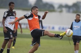 Durante o treino desta tarde no CT Joaquim Grava, no Parque Ecolgico do Tiete. O prximo jogo da equipe ser domingo, dia 21/04, contra o Atltico Sorocaba, no Pacaembu,, jogo vlido pelo Campeonato Paulista de 2013