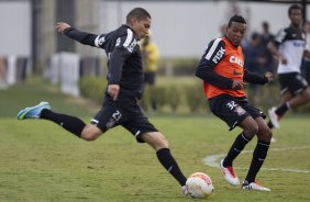 Durante o treino desta tarde no CT Joaquim Grava, no Parque Ecolgico do Tiete. O prximo jogo da equipe ser domingo, dia 21/04, contra o Atltico Sorocaba, no Pacaembu,, jogo vlido pelo Campeonato Paulista de 2013