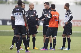 Durante o treino desta tarde no CT Joaquim Grava, no Parque Ecolgico do Tiete. O prximo jogo da equipe ser domingo, dia 21/04, contra o Atltico Sorocaba, no Pacaembu,, jogo vlido pelo Campeonato Paulista de 2013