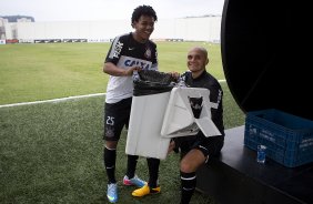 Durante o treino desta tarde no CT Joaquim Grava, no Parque Ecolgico do Tiete. O prximo jogo da equipe ser domingo, dia 21/04, contra o Atltico Sorocaba, no Pacaembu,, jogo vlido pelo Campeonato Paulista de 2013