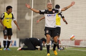 Durante o treino desta tarde no CT Joaquim Grava, no Parque Ecolgico do Tiete. O prximo jogo da equipe ser domingo, dia 29/04, contra a Ponte Preta, em Campinas, jogo vlido pelas semi-finais do Campeonato Paulista de 2013