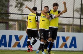 Durante o treino desta tarde no CT Joaquim Grava, no Parque Ecolgico do Tiete. O prximo jogo da equipe ser domingo, dia 29/04, contra a Ponte Preta, em Campinas, jogo vlido pelas semi-finais do Campeonato Paulista de 2013