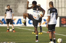 Durante o treino desta tarde no CT Joaquim Grava, no Parque Ecolgico do Tiete. O prximo jogo da equipe ser domingo, dia 29/04, contra a Ponte Preta, em Campinas, jogo vlido pelas semi-finais do Campeonato Paulista de 2013