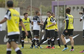 Durante o treino desta tarde no CT Joaquim Grava, no Parque Ecolgico do Tiete. O prximo jogo da equipe ser domingo, dia 29/04, contra a Ponte Preta, em Campinas, jogo vlido pelas semi-finais do Campeonato Paulista de 2013