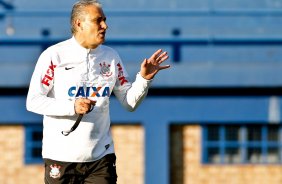 O tcnico Tite durante Treino do Corinthians na Argentina realizado