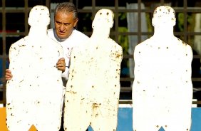 O tcnico Tite durante Treino do Corinthians na Argentina realizado