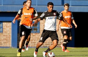 Paulinho durante Treino do Corinthians na Argentina realizado