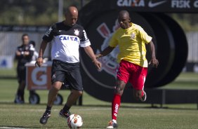 Comissao tecnica do Corinthians faz uma pelada contra os funcionarios da Arena Corinthians após o treino desta manhã no CT Joaquim Grava, no Parque Ecológico do Tiete. O próximo jogo da equipe será domingo, dia 12/05, contra o Santos, no Pacaembu, jogo de ida válido pela final do Campeonato Paulista de 2013