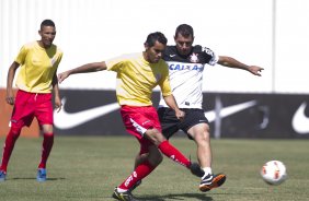 Comissao tecnica do Corinthians faz uma pelada contra os funcionarios da Arena Corinthians após o treino desta manhã no CT Joaquim Grava, no Parque Ecológico do Tiete. O próximo jogo da equipe será domingo, dia 12/05, contra o Santos, no Pacaembu, jogo de ida válido pela final do Campeonato Paulista de 2013