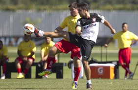 Comissao tecnica do Corinthians faz uma pelada contra os funcionarios da Arena Corinthians após o treino desta manhã no CT Joaquim Grava, no Parque Ecológico do Tiete. O próximo jogo da equipe será domingo, dia 12/05, contra o Santos, no Pacaembu, jogo de ida válido pela final do Campeonato Paulista de 2013