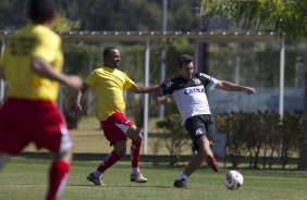 Comissao tecnica do Corinthians faz uma pelada contra os funcionarios da Arena Corinthians após o treino desta manhã no CT Joaquim Grava, no Parque Ecológico do Tiete. O próximo jogo da equipe será domingo, dia 12/05, contra o Santos, no Pacaembu, jogo de ida válido pela final do Campeonato Paulista de 2013