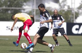 Comissao tecnica do Corinthians faz uma pelada contra os funcionarios da Arena Corinthians após o treino desta manhã no CT Joaquim Grava, no Parque Ecológico do Tiete. O próximo jogo da equipe será domingo, dia 12/05, contra o Santos, no Pacaembu, jogo de ida válido pela final do Campeonato Paulista de 2013