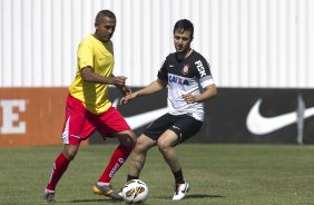Comissao tecnica do Corinthians faz uma pelada contra os funcionarios da Arena Corinthians após o treino desta manhã no CT Joaquim Grava, no Parque Ecológico do Tiete. O próximo jogo da equipe será domingo, dia 12/05, contra o Santos, no Pacaembu, jogo de ida válido pela final do Campeonato Paulista de 2013