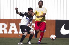 Comissao tecnica do Corinthians faz uma pelada contra os funcionarios da Arena Corinthians após o treino desta manhã no CT Joaquim Grava, no Parque Ecológico do Tiete. O próximo jogo da equipe será domingo, dia 12/05, contra o Santos, no Pacaembu, jogo de ida válido pela final do Campeonato Paulista de 2013