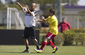 Comissao tecnica do Corinthians faz uma pelada contra os funcionarios da Arena Corinthians após o treino desta manhã no CT Joaquim Grava, no Parque Ecológico do Tiete. O próximo jogo da equipe será domingo, dia 12/05, contra o Santos, no Pacaembu, jogo de ida válido pela final do Campeonato Paulista de 2013
