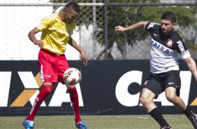 Comissao tecnica do Corinthians faz uma pelada contra os funcionarios da Arena Corinthians após o treino desta manhã no CT Joaquim Grava, no Parque Ecológico do Tiete. O próximo jogo da equipe será domingo, dia 12/05, contra o Santos, no Pacaembu, jogo de ida válido pela final do Campeonato Paulista de 2013
