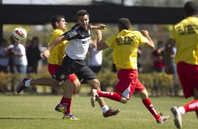Comissao tecnica do Corinthians faz uma pelada contra os funcionarios da Arena Corinthians após o treino desta manhã no CT Joaquim Grava, no Parque Ecológico do Tiete. O próximo jogo da equipe será domingo, dia 12/05, contra o Santos, no Pacaembu, jogo de ida válido pela final do Campeonato Paulista de 2013