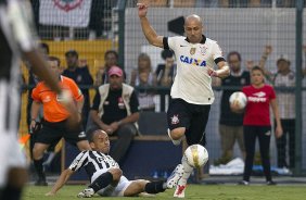 Durante a partida entre Corinthians x Santos realizada esta tarde no estdio do Pacaembu, primeiro jogo da final do Campeonato Paulista de 2013