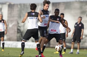 Durante o treino do Corinthians realizado esta tarde no CT Joaquim Grava, zona leste de So Paulo; o prximo jogo do time ser quarta-feira, dia 15/05, contra o Boca Juniors, da Argentina, no estdio do Pacaembu, jogo da volta, vlido pela Copa Libertadores da Amrica 2013 ; SP/SP - 14/05/2013