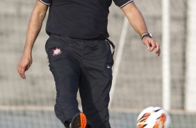 Durante o treino do Corinthians realizado esta tarde no CT Joaquim Grava, zona leste de So Paulo; o prximo jogo do time ser quarta-feira, dia 15/05, contra o Boca Juniors, da Argentina, no estdio do Pacaembu, jogo da volta, vlido pela Copa Libertadores da Amrica 2013 ; SP/SP - 14/05/2013