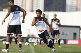 Durante o treino do Corinthians realizado esta tarde no CT Joaquim Grava, zona leste de So Paulo; o prximo jogo do time ser quarta-feira, dia 15/05, contra o Boca Juniors, da Argentina, no estdio do Pacaembu, jogo da volta, vlido pela Copa Libertadores da Amrica 2013 ; SP/SP - 14/05/2013